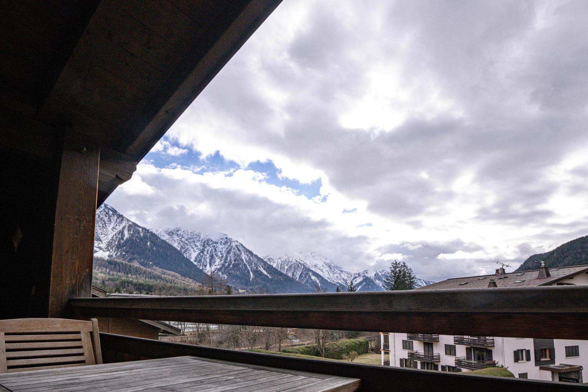 Apartment Capucin - A 3 Bedroom Chamonix Mountain Loft Exterior photo