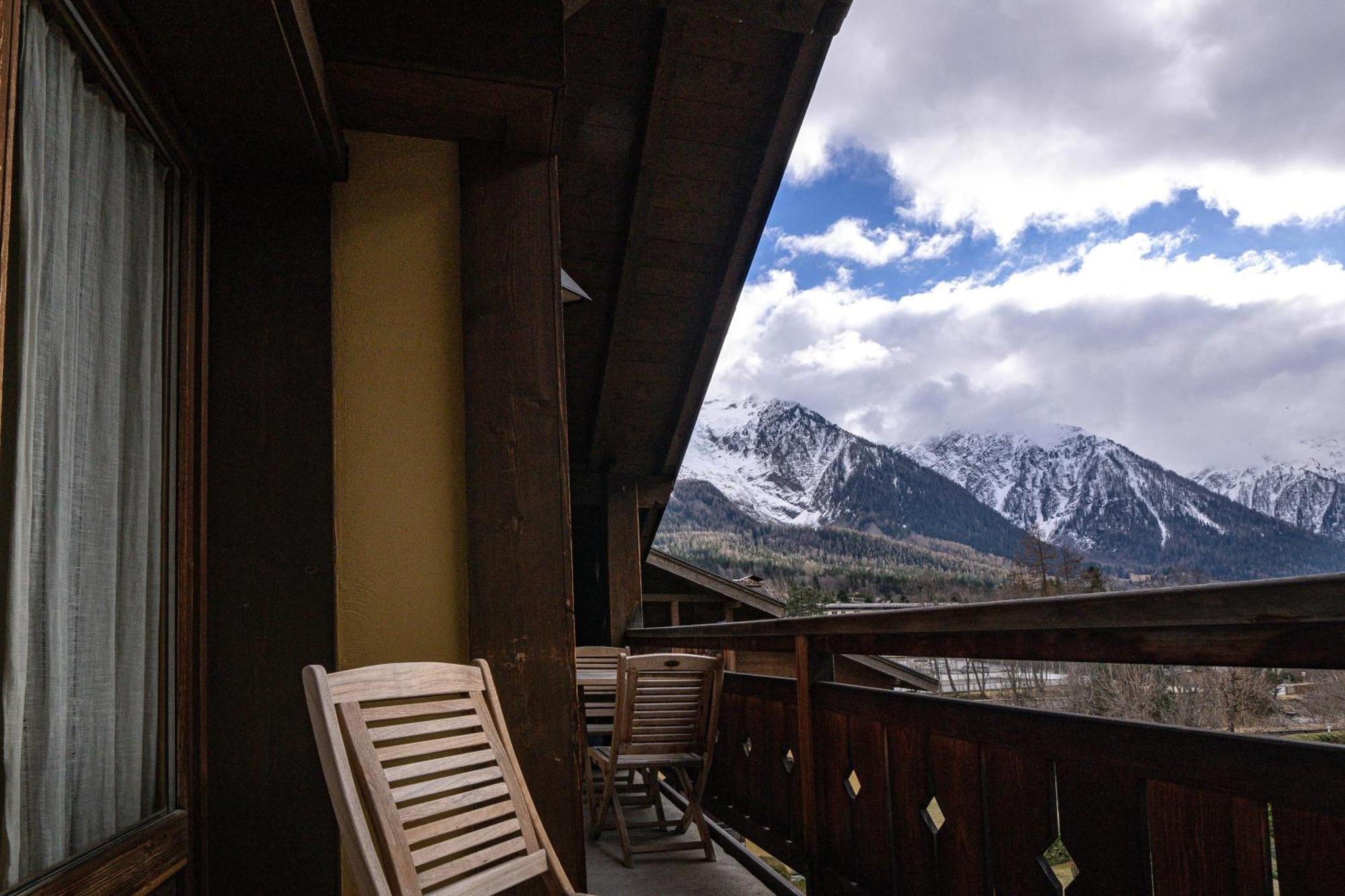 Apartment Capucin - A 3 Bedroom Chamonix Mountain Loft Exterior photo