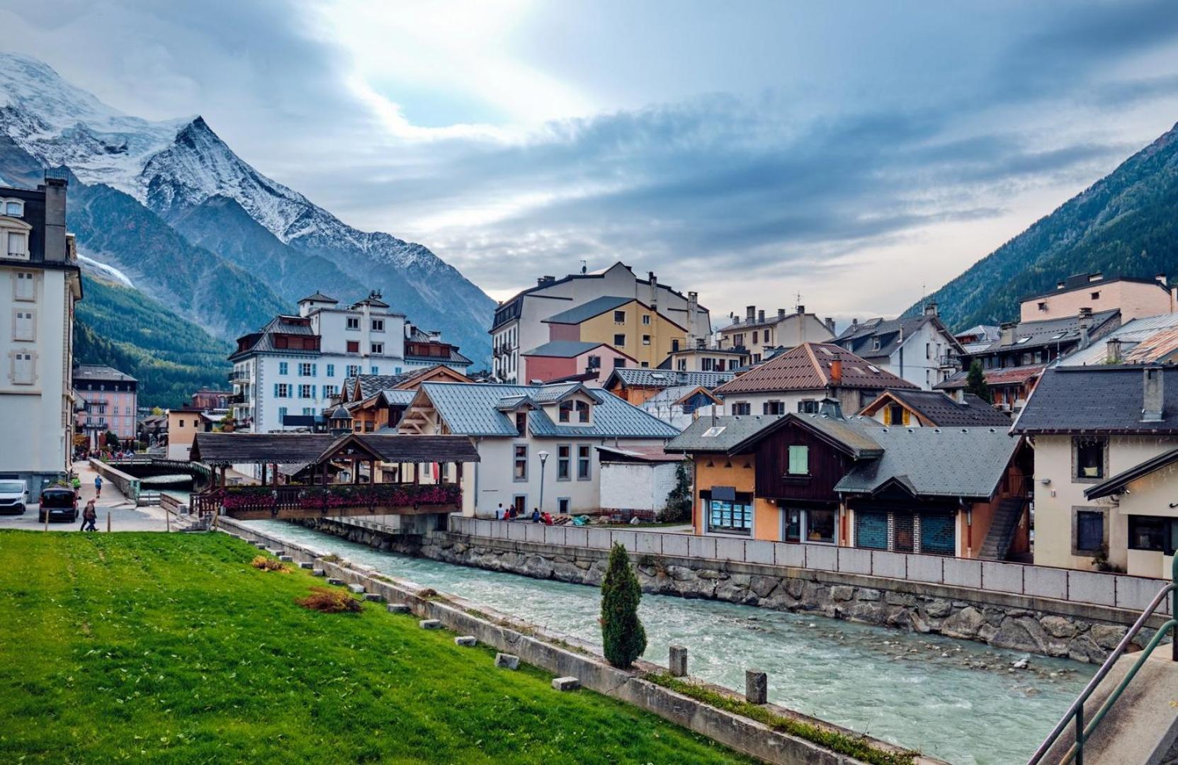 Apartment Capucin - A 3 Bedroom Chamonix Mountain Loft Exterior photo